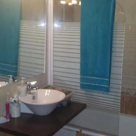 Duplex Junto A Un Parque *